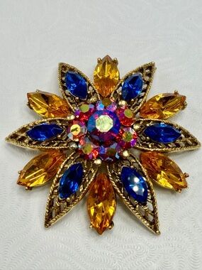 Vintage Weiss Multicolor Rhinestone Brooch.